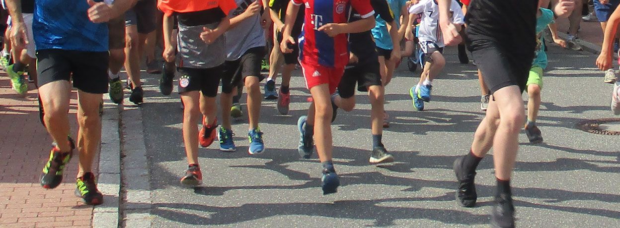 Bild von Sportlern die an einer Laufveranstaltung teilnehmen